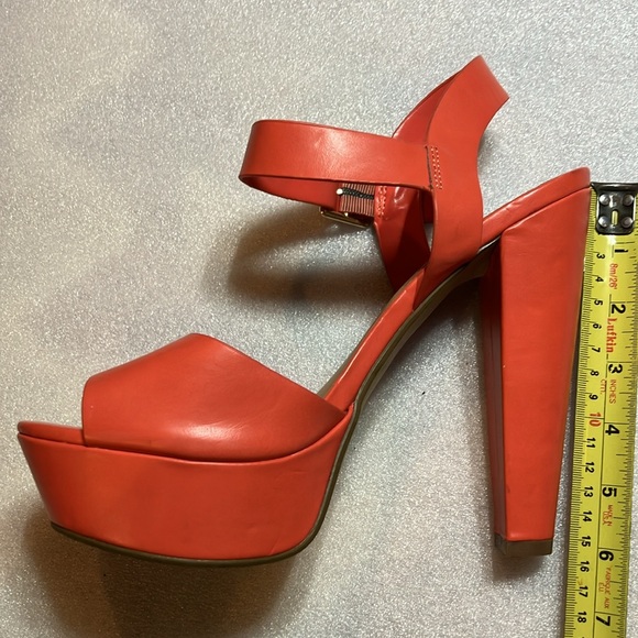 Charlotte Russe orange platform heels. Cute. Size 10. - Picture 8 of 9